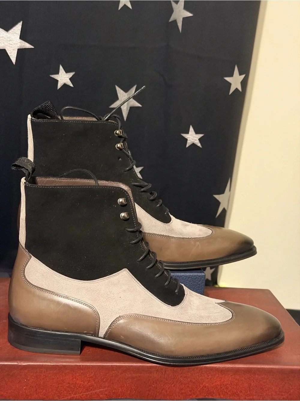 MEZLAN Wingtip Mix LEATHER & Suede Grey / Black Boots Men's 8 M MSRP $450.00